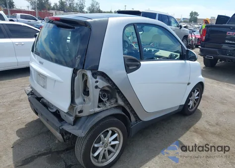 2009 Smart Fortwo Brabus/Passion/Pure из США, поврежденный, VIN WMEEJ31X49K223063